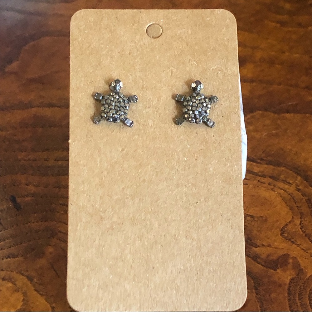 Sparkly rhinestone turtle post earrings